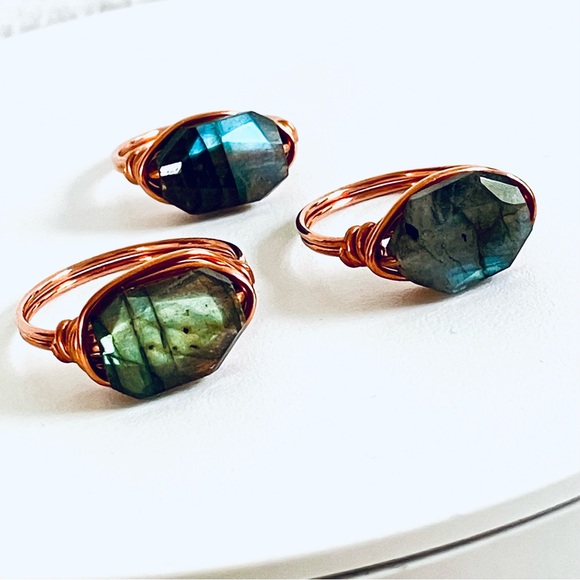 Natural faceted labradorite every day talisman wire wrapped ring, solid copper - Picture 3 of 11